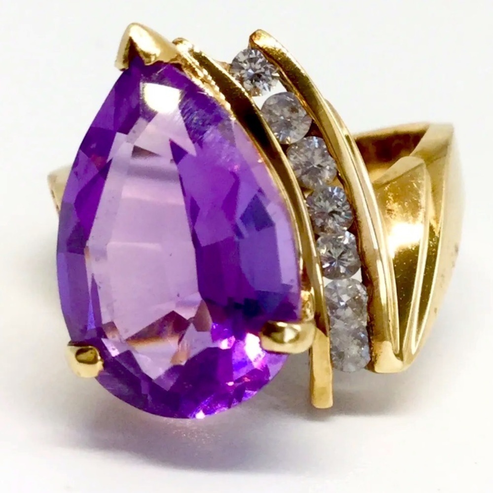 10K GOLD PURPLE SPINEL PEAR CUT AND WHITE TOPAZ COCKTAIL RING